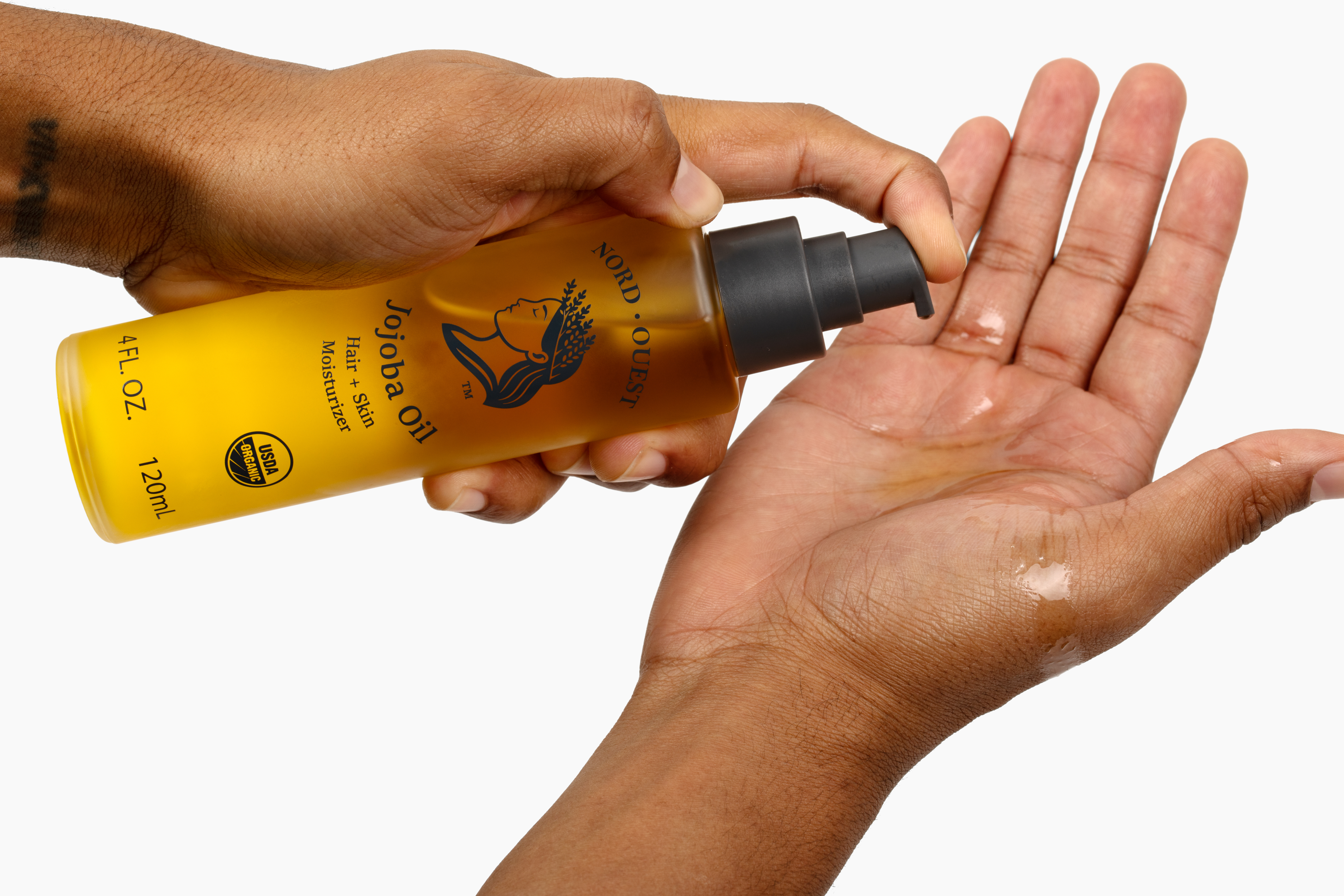 Nord-Ouest Jojoba Oil being dispensed